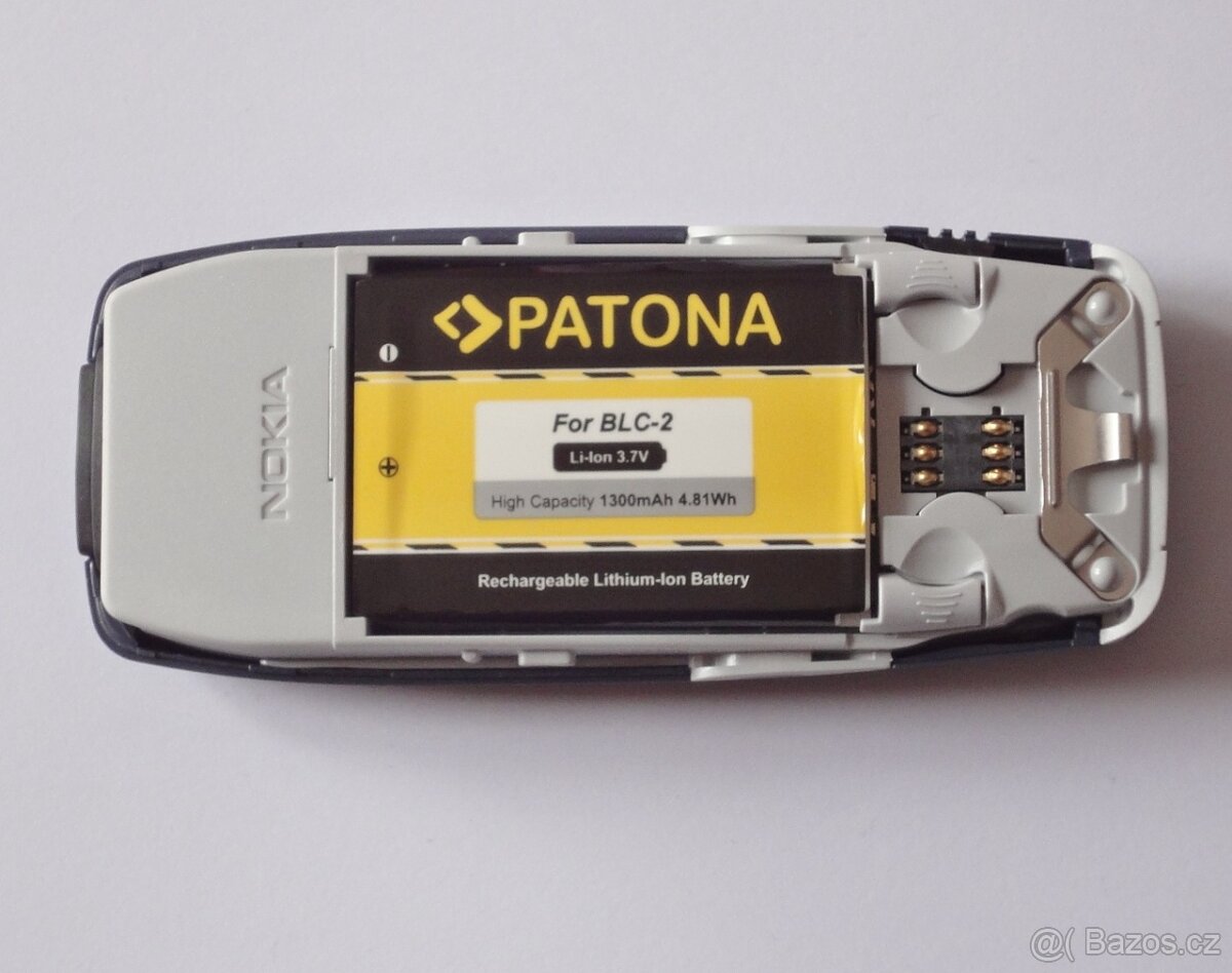 Nokia 3310 s bílým podsvícením a novou baterií - 6