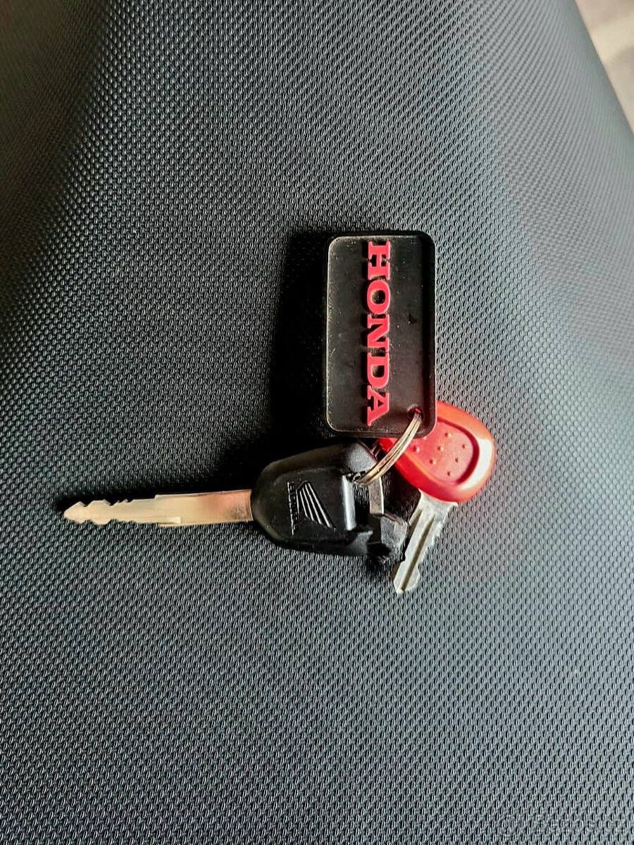 Honda PCX 150 r.v.2016, najeto pouze 15tis. km - 6