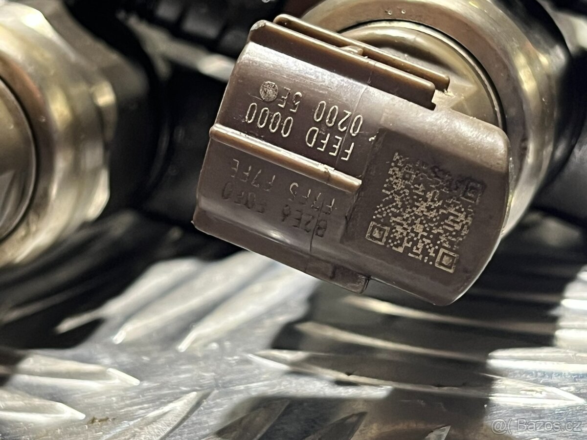 // Vstřikovače Subaru Legacy 2.0D 110kw // - 6