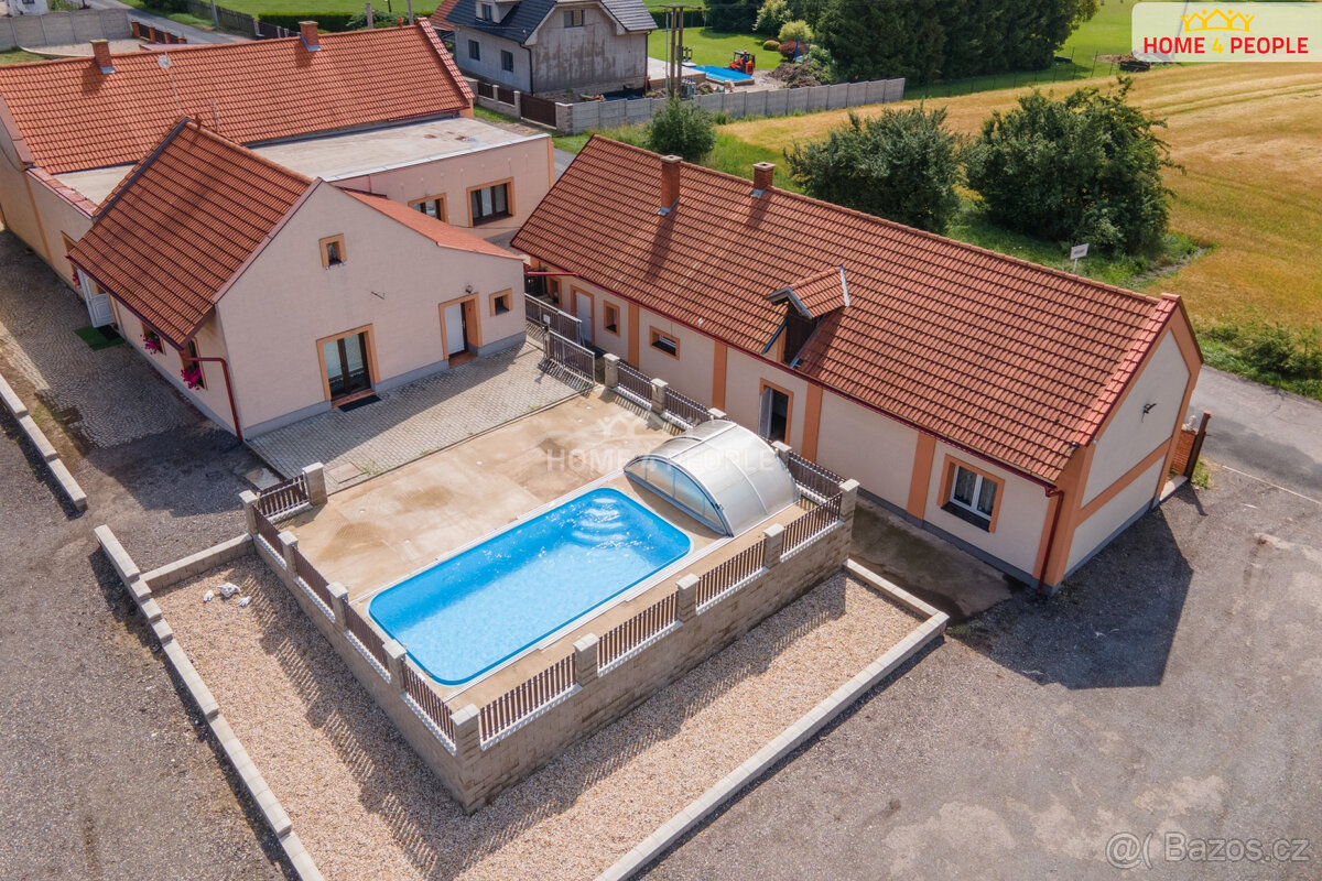 Prodej rodinného domu o třech bytových jednotkách Přívory - - 6