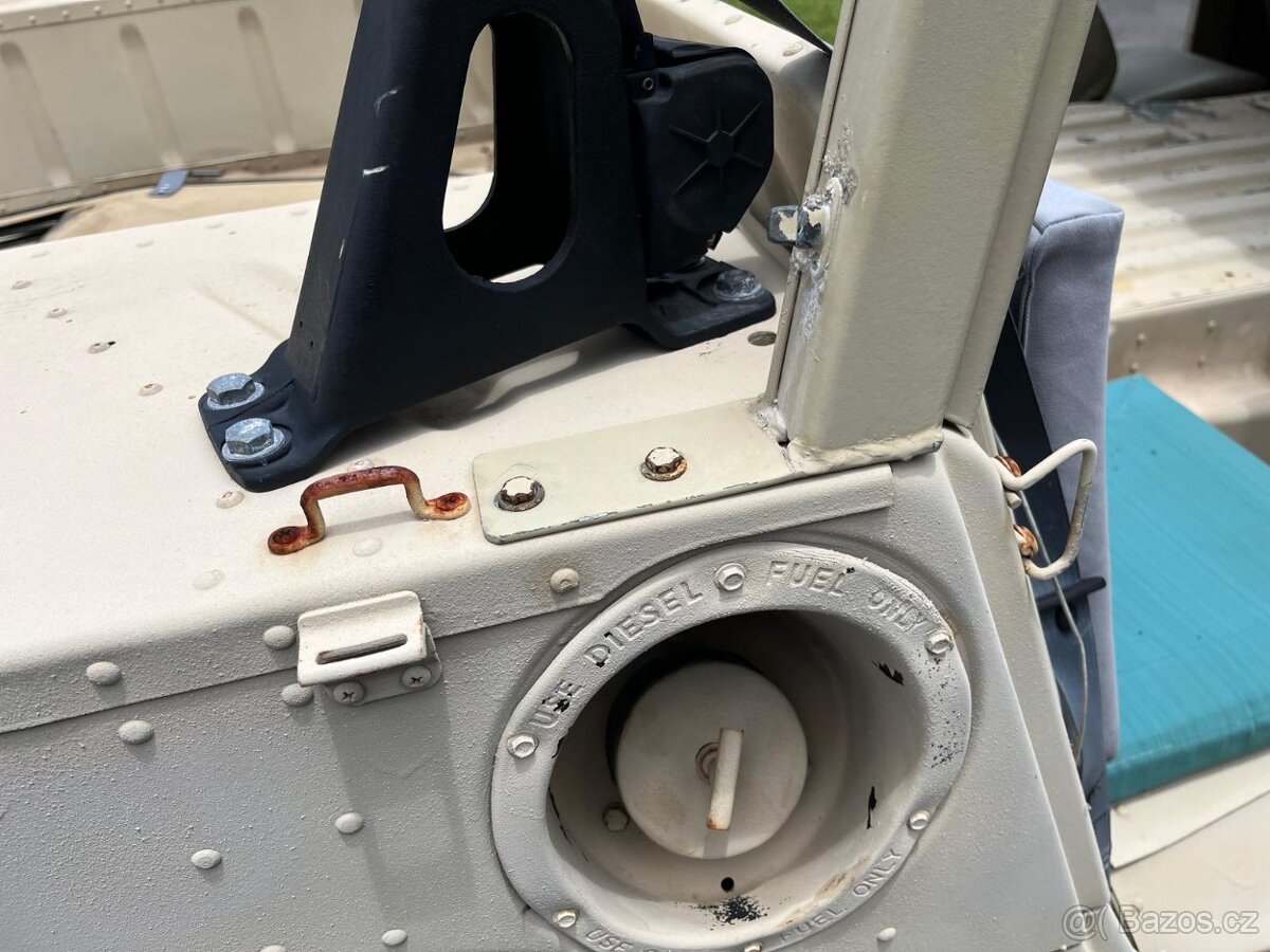 Hummer H1 Humvee - 6