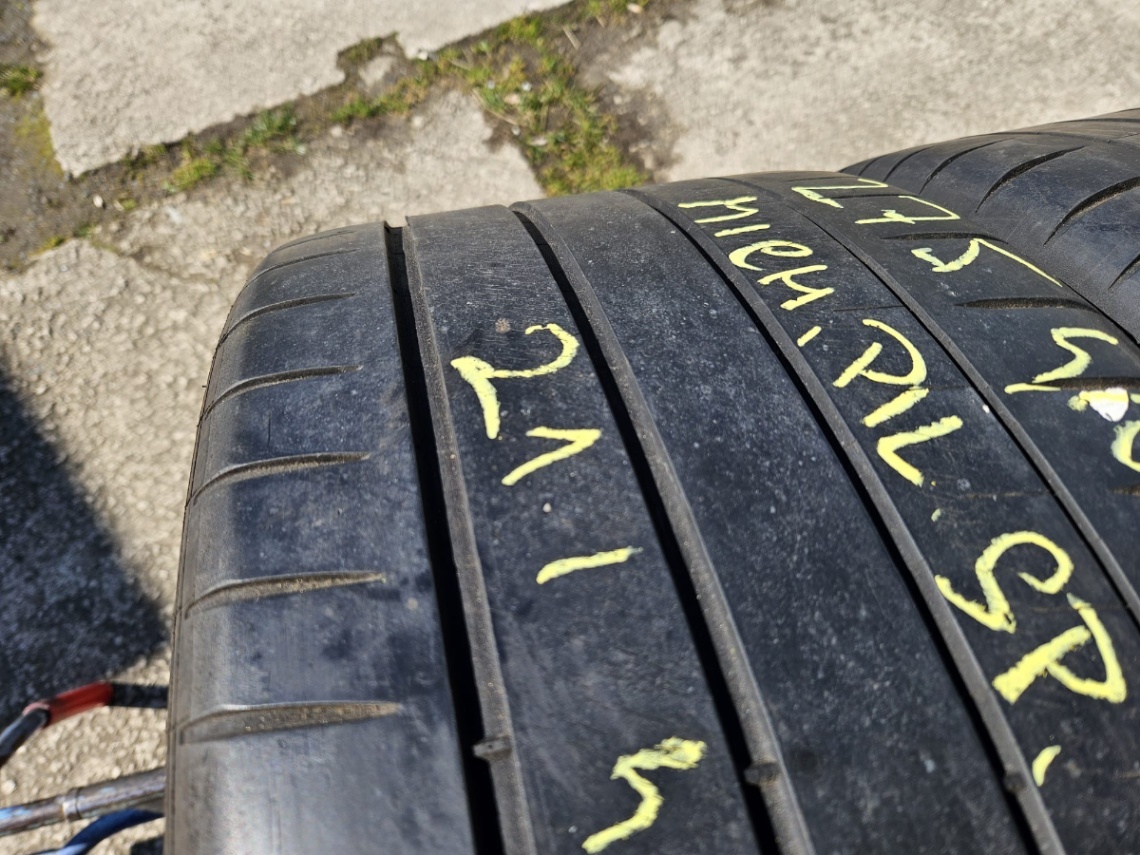275/40R19 - 6