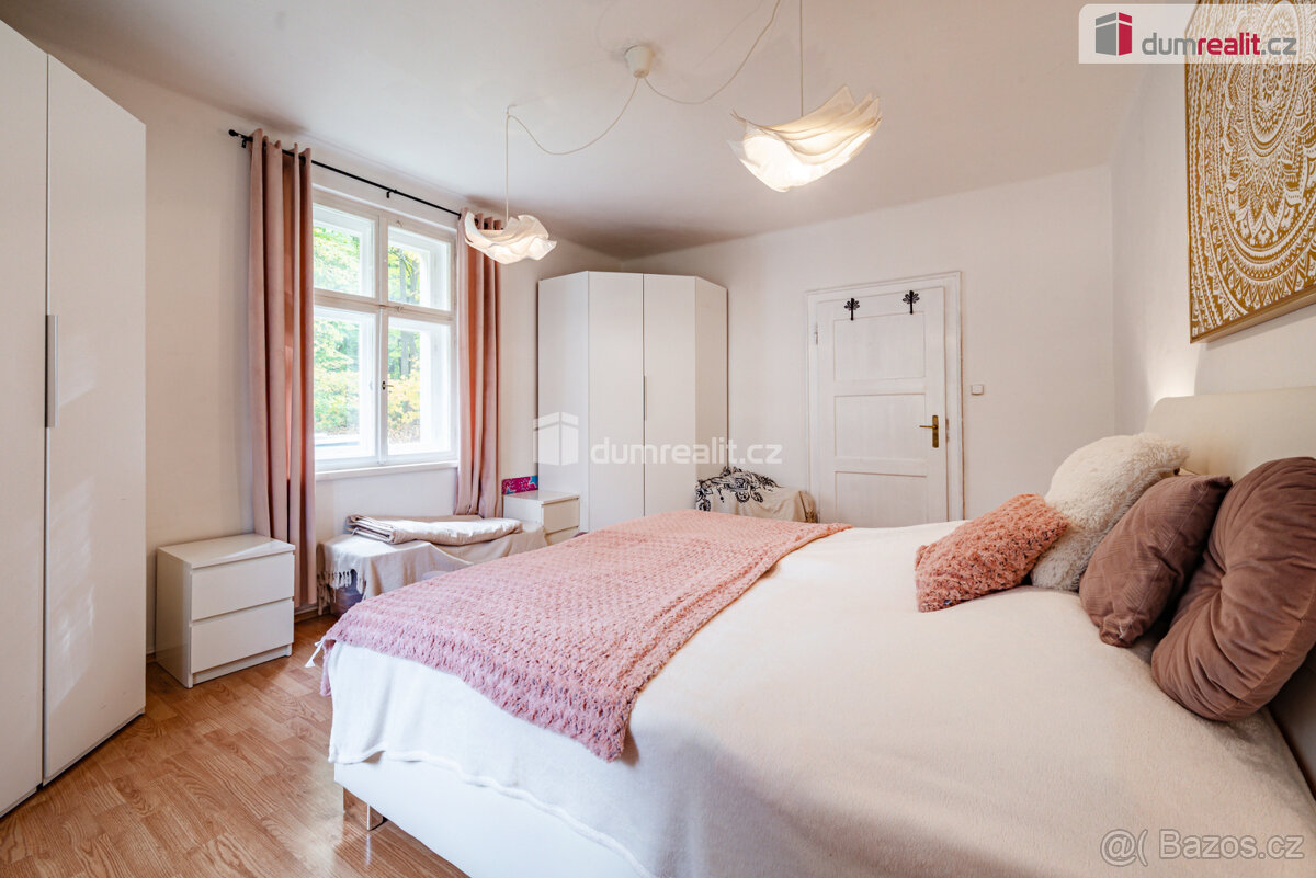 Prostorný byt 3+1 ve zvýšeném přízemí rodinné vily se zahrad - 6