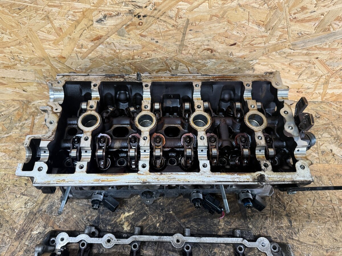 HLAVA MOTORU 2.0 FSI 06D103373AL - 6