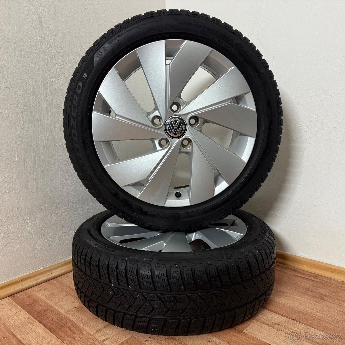 VW GOLF VIII 8 5x112 R17 ET46+ZIMNÍ 205/50R17 5mm - 6