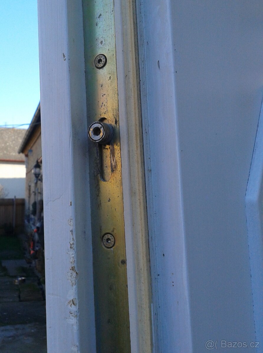 Dřevěné masivní vchodové vstupní dveře - 6