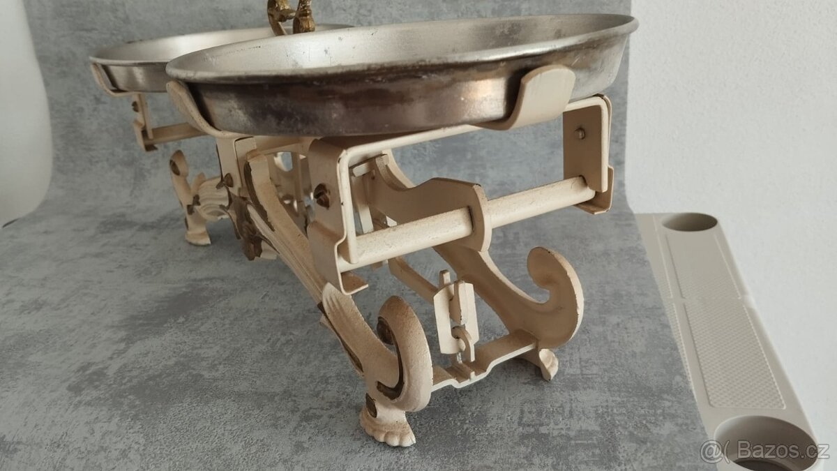 Staré 5kg dvoumiskové váhy po starší renovaci. - 6