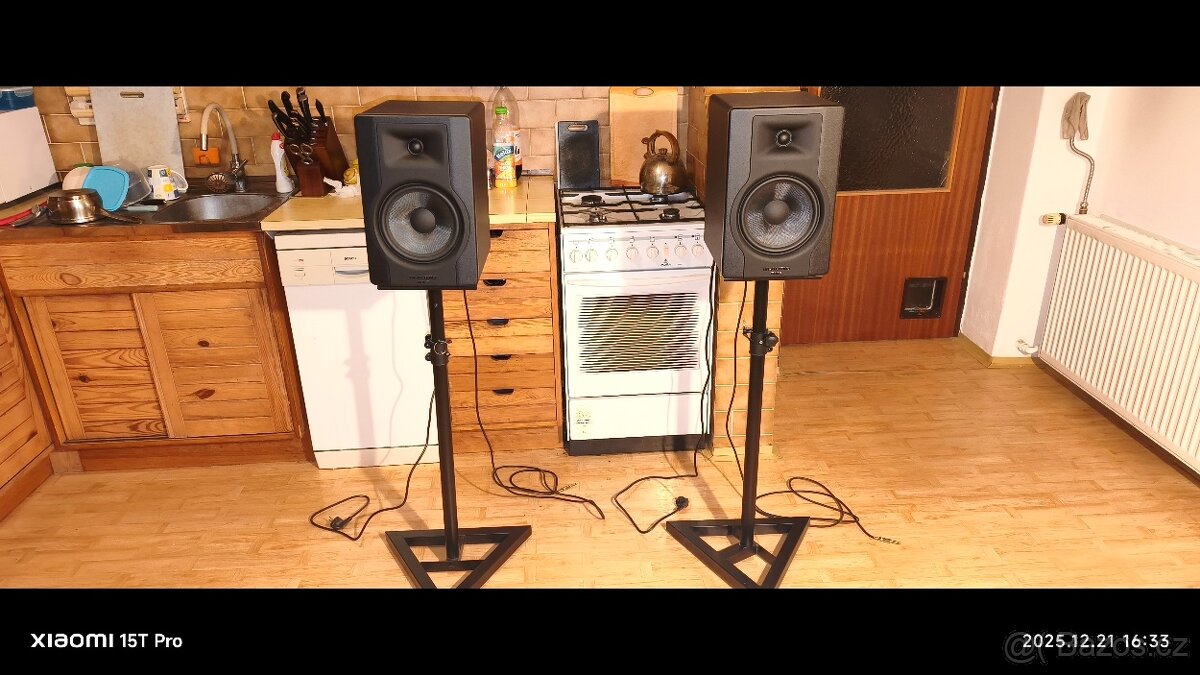 M-AUDIO BX8 - 6