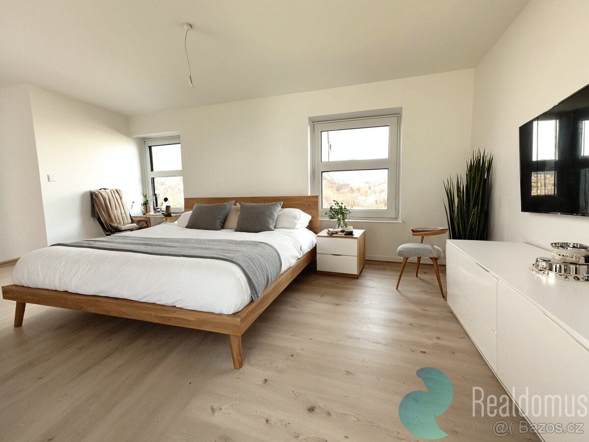 Prodej, byt 4+kk, 99m2, balkón, parkování, zahradní domek, V - 6