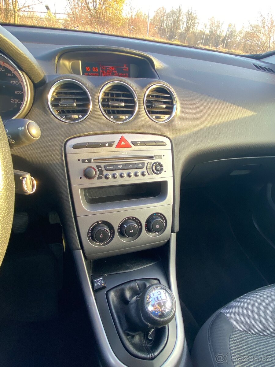 PEUGEOT 308 ROK 2008 1.6i 88kW BENZÍN + LPG - 6