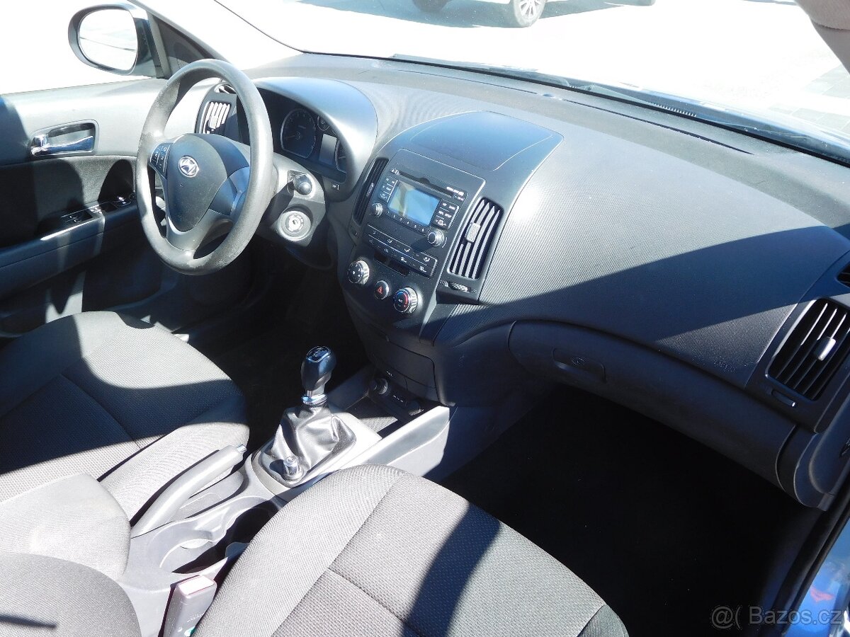 Hyundai i30 1.4i 16V Confort, 80 kW, Klima, ČR - 6