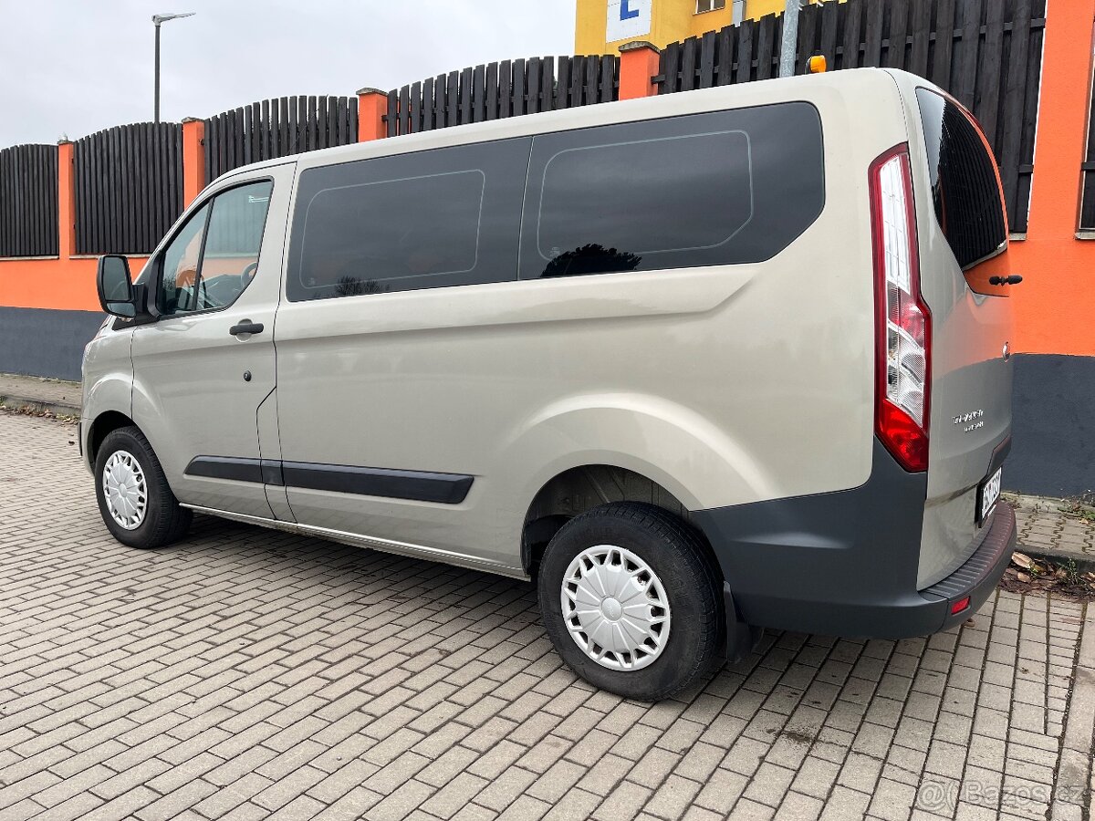 Ford Transit Custom 2.2 TDCi 9 Míst - 6