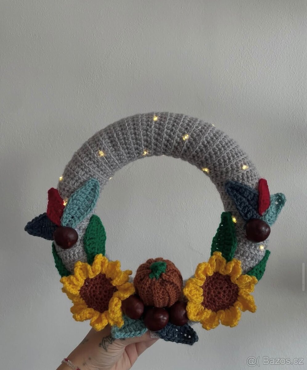 Háčkované čepice, čelenky a jiné výrobky - 6