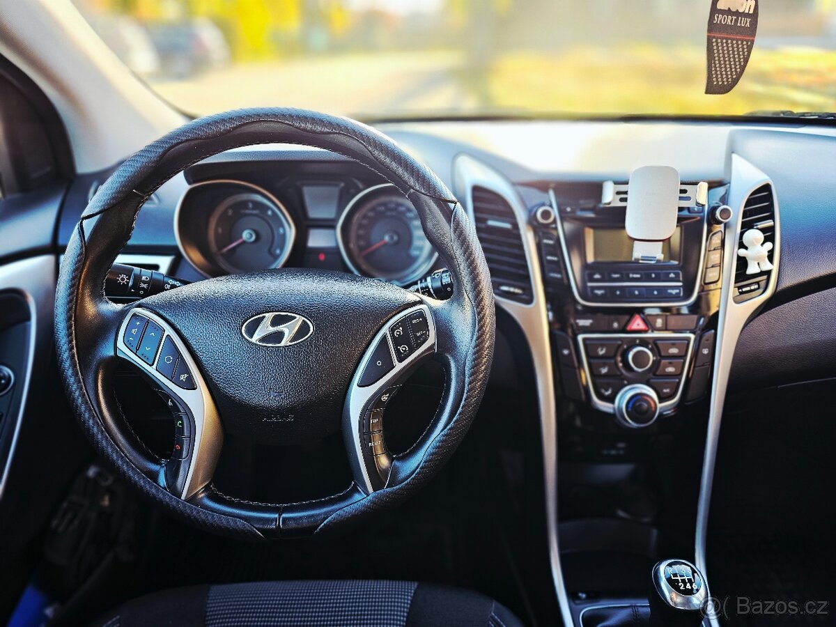 HYUNDAI I30 COMBI 1.6 CRDI 2016 81 kW TRIKOLOR WEEKEND - 6