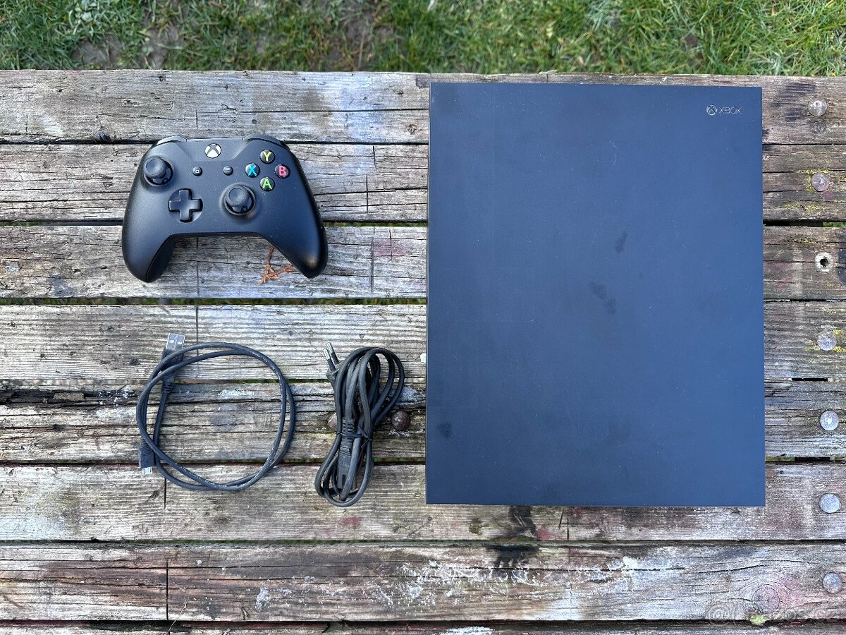 Xbox One X 1TB + NBA 2K22 - 6