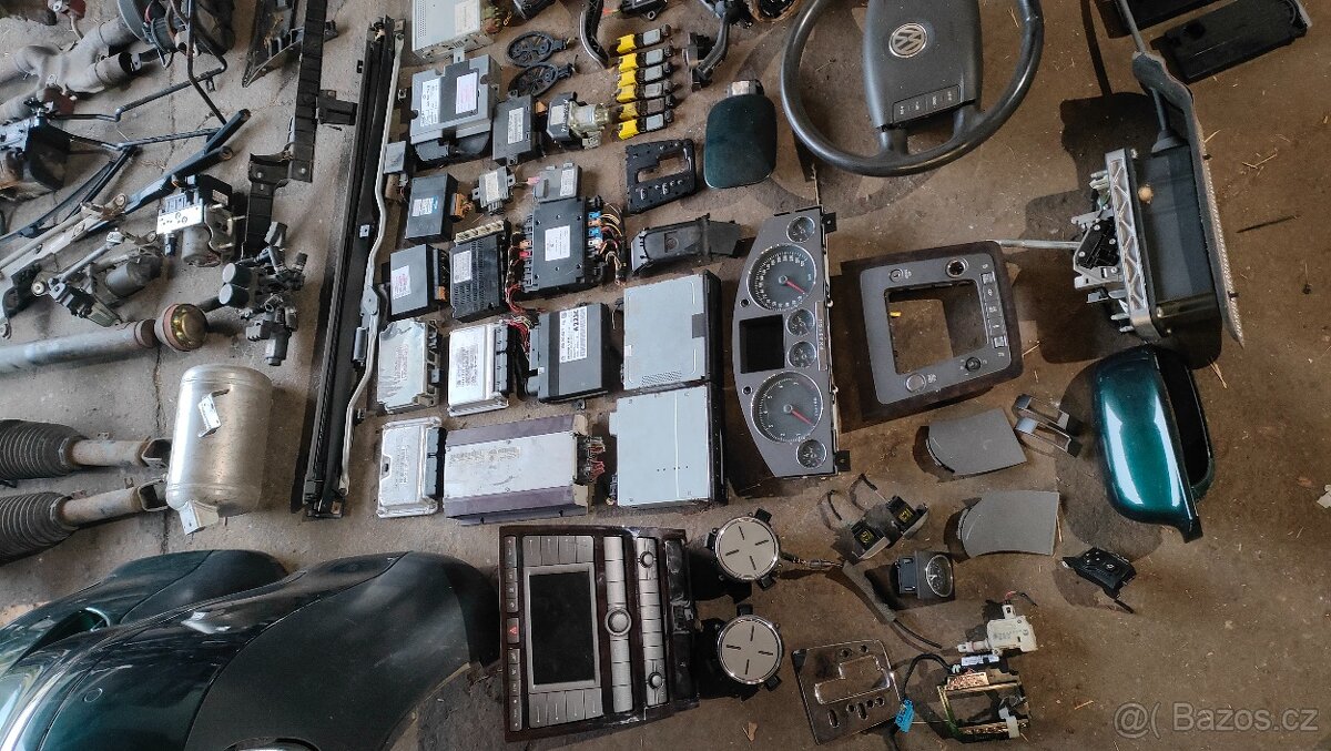 DÍLY- 2004 Phaeton 4,2 V8 330PS, barva LR6V - 6