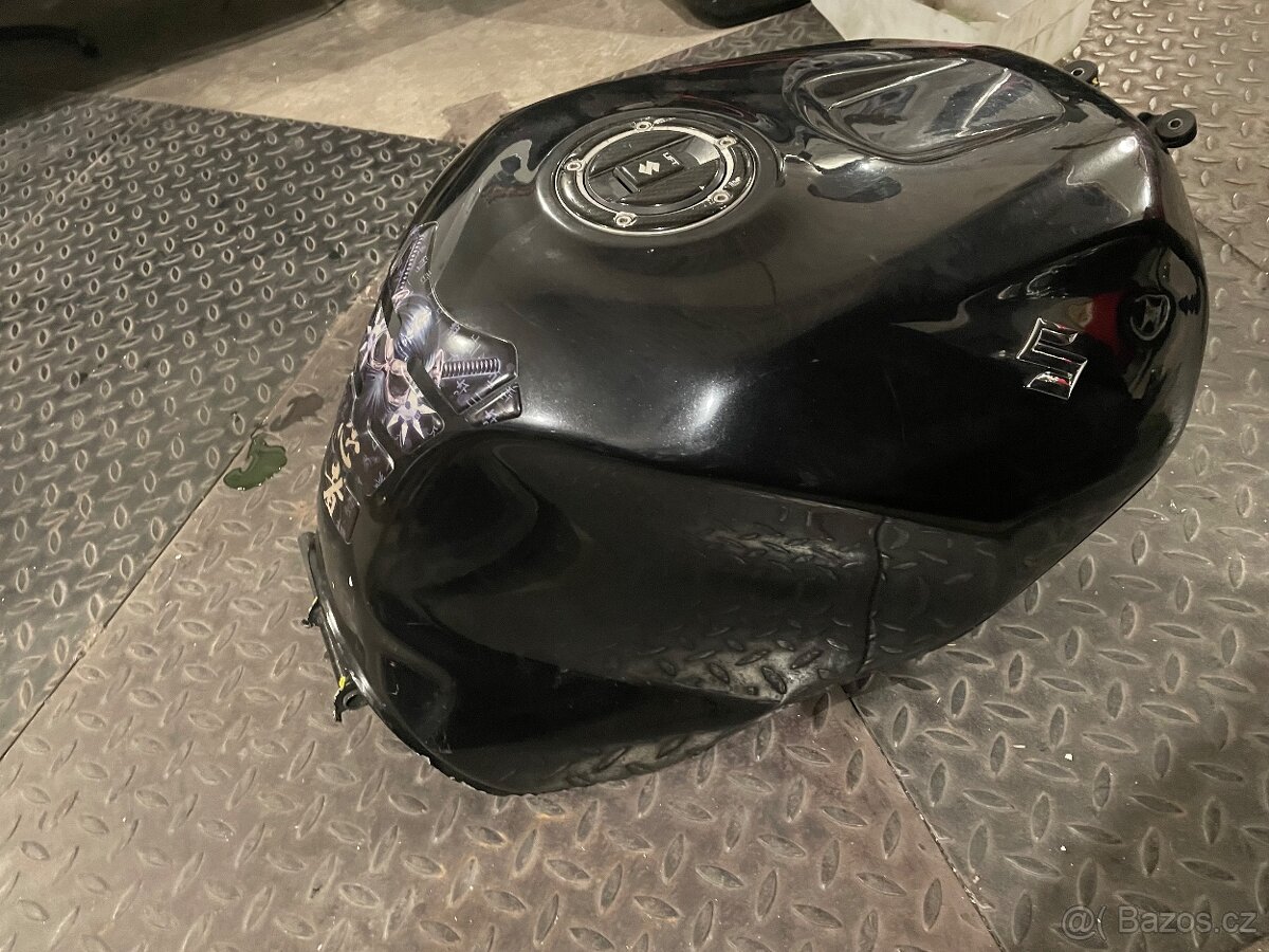 Suzuki GSX-R 1000 GSXR K4 2004 - 6