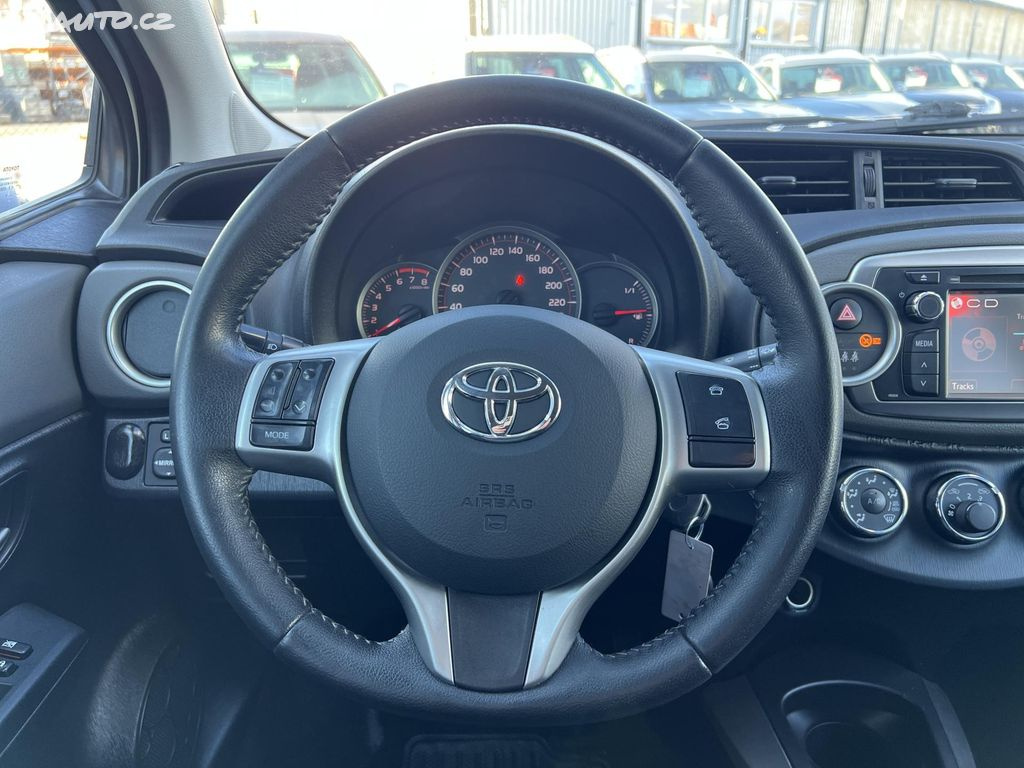 🚗 Toyota Yaris 1.0VVTi KAMERA TAŽNÉ PŮVOD ČR - 6