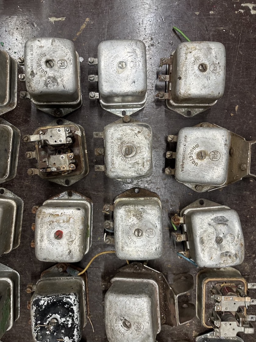 Predám skrinkový regulátor napati JAWA ČZ 175 250 35 - 6