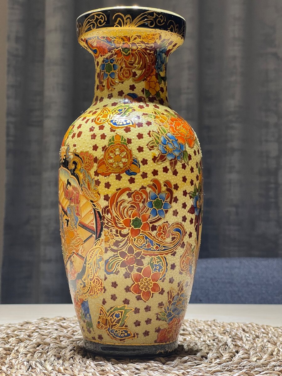 Stará čínská váza s malovanými motivy - 6