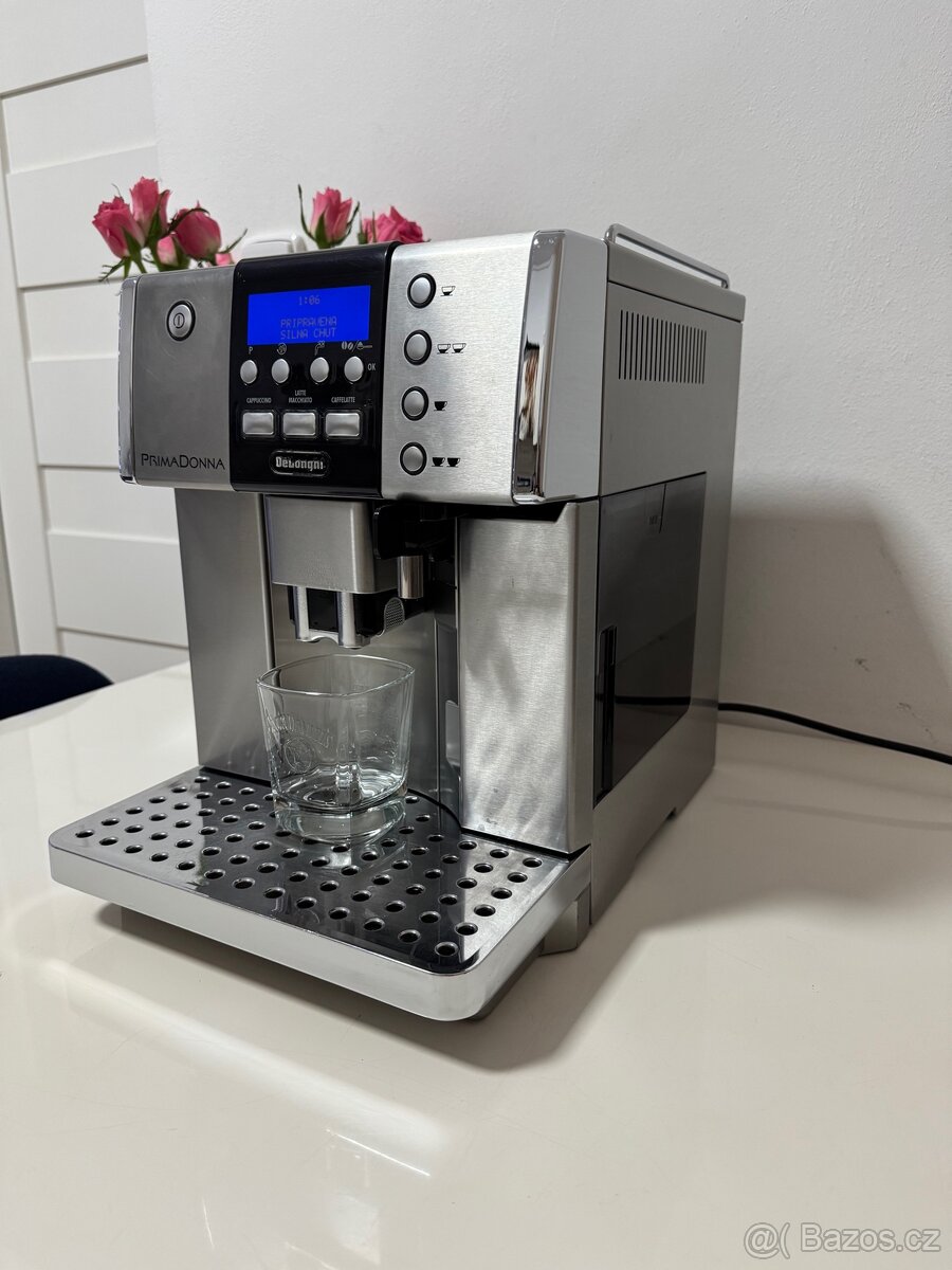 Prodám kávovar Delonghi PrimaDonna ESAM 6600 - 6