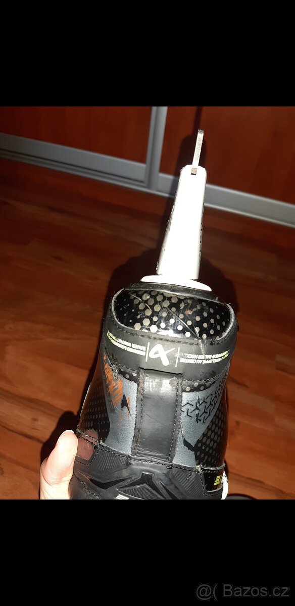 Prodám brankářské brusle Bauer Elite vel.7,5 - 6