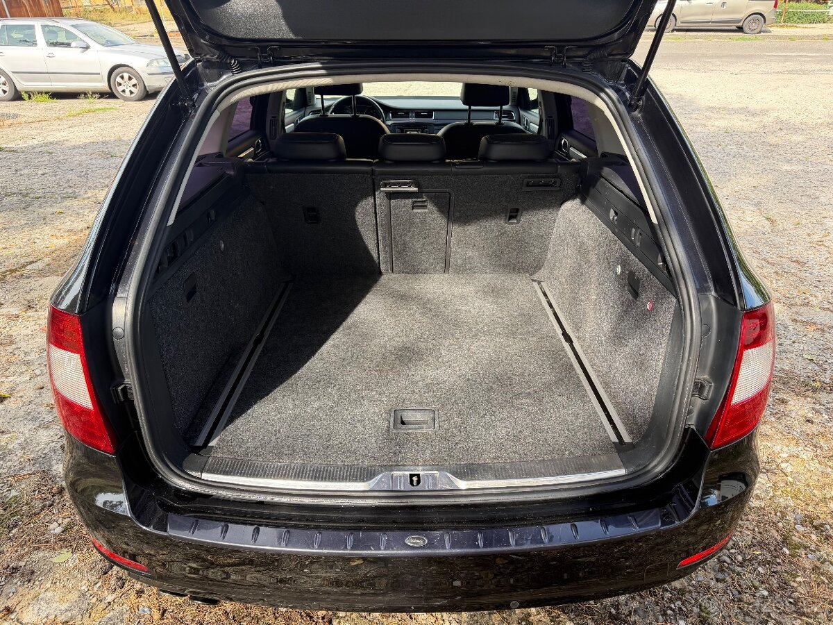 ŠKODA SUPERB II 2.0 TDI DSG COMBI ELEGANCE 2011 - 6