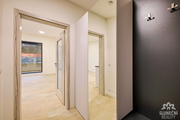 Pronájem bytu 1+kk, 32 m² v novostavbě s terasou, lokalita P - 6