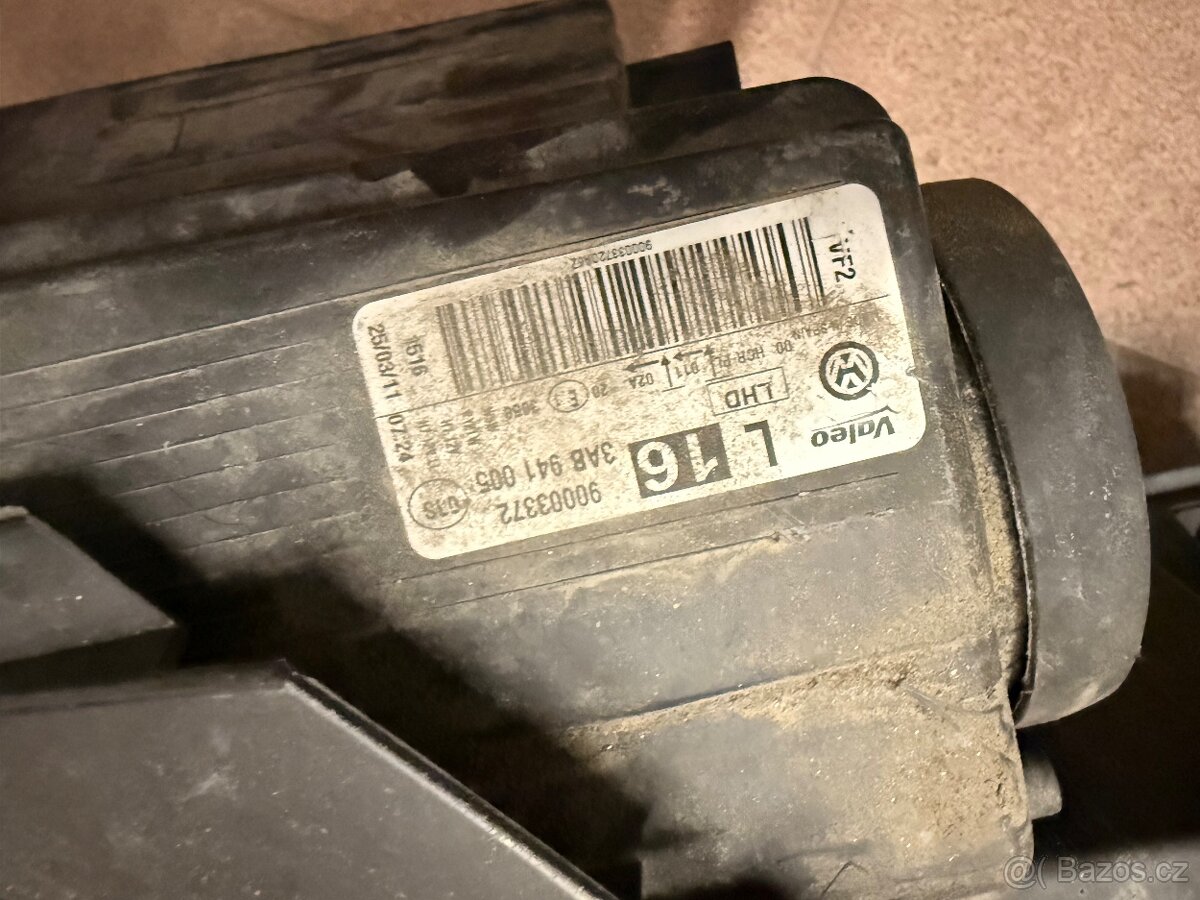 PREDNI SVETLA NA VOLKSWAGEN PASSAT B7 - 6