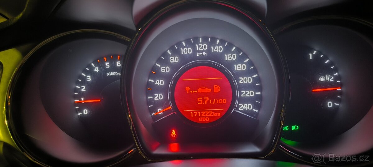 KIA Ceed SW 1.6 CRDi - 6