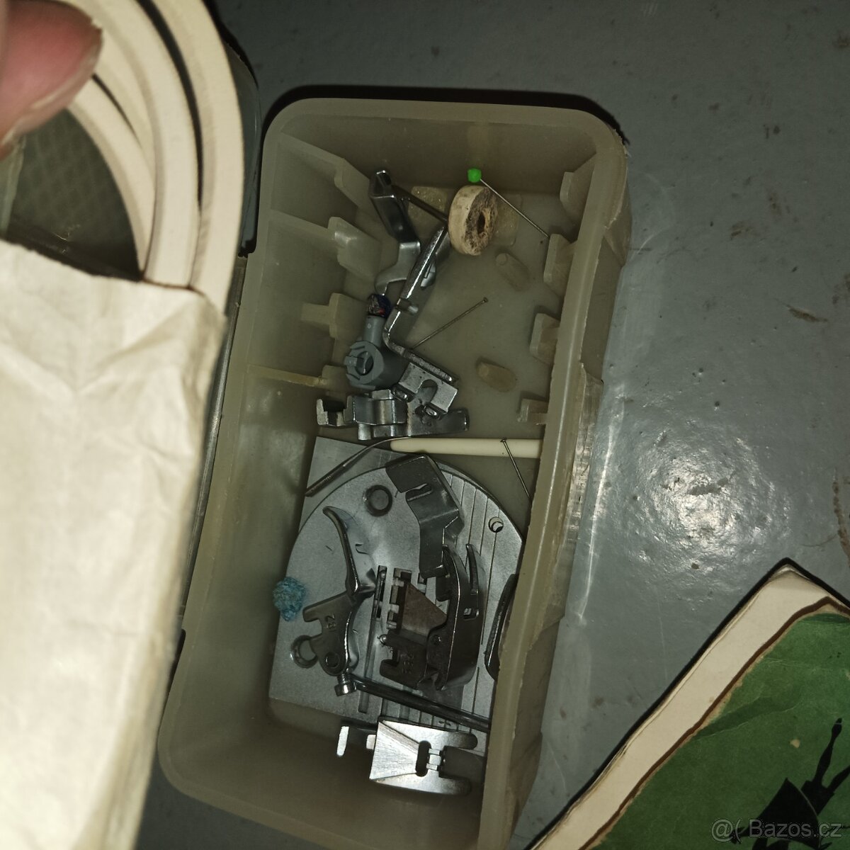 Kufříkový šicí stroj Veritas - 6