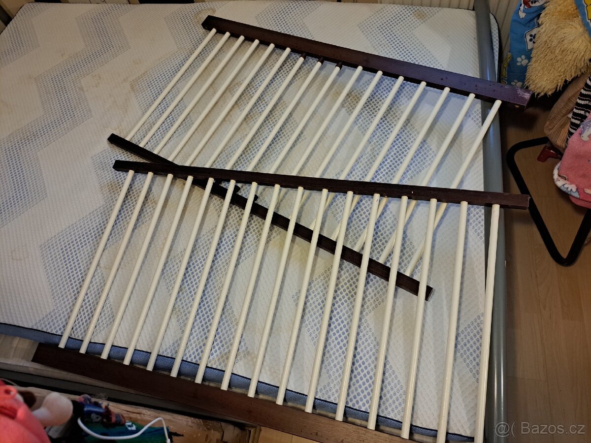 Dětská postýlka s matraci a uzavřeným šuplikem - 6