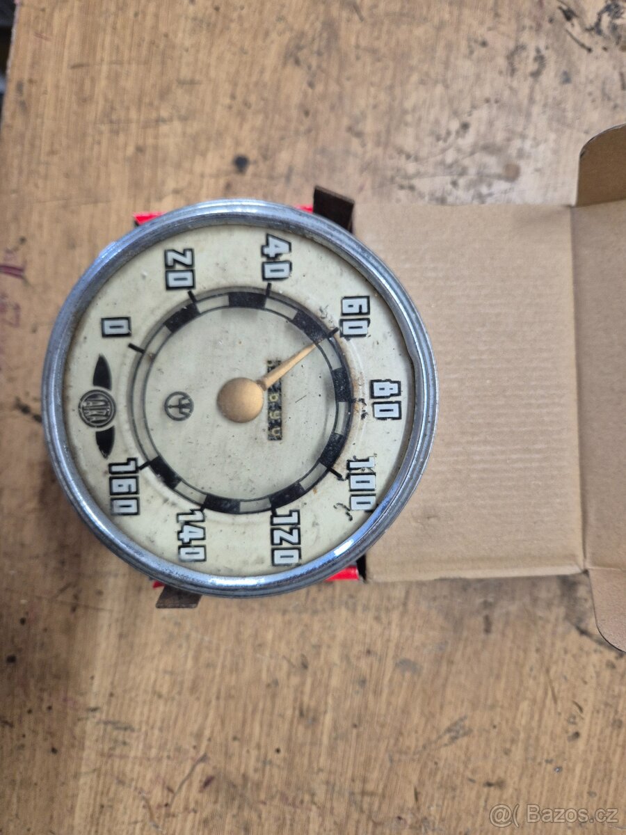 Tatra 600 tachometr - 6