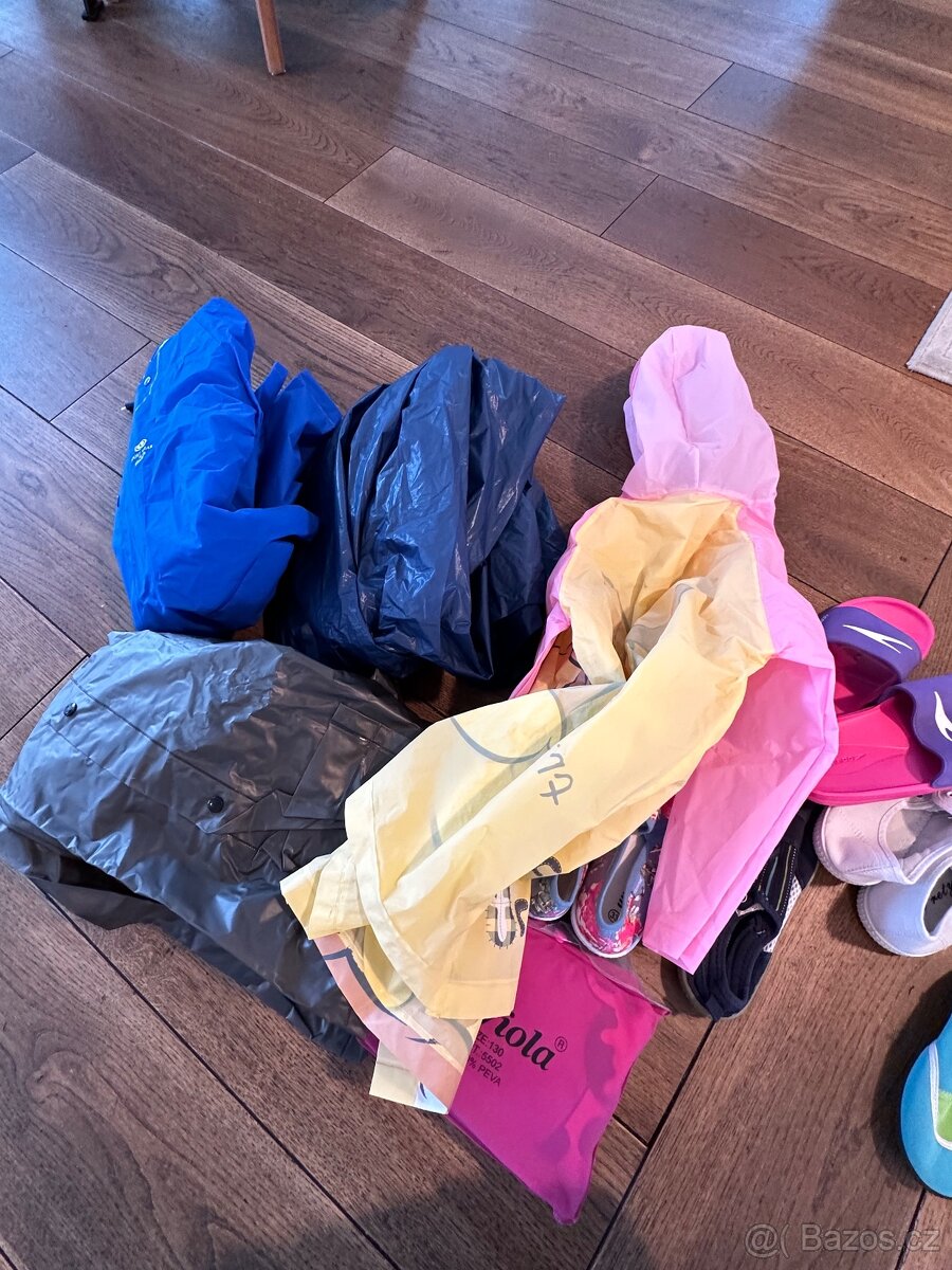 Pláštěnky, boty 33,35,39,28, 130, 140 - 6