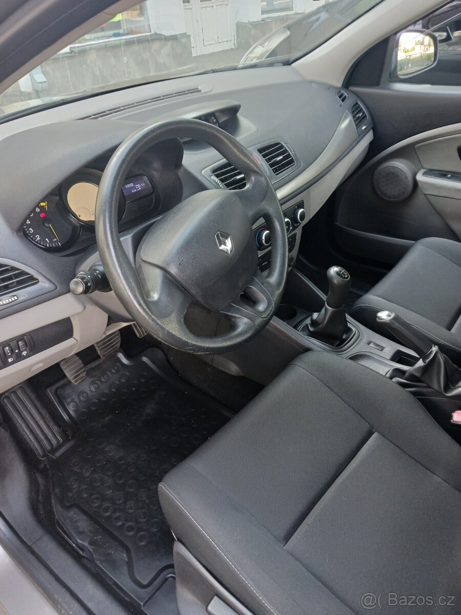 Renault megane 3, 1.6 benzin. - 6