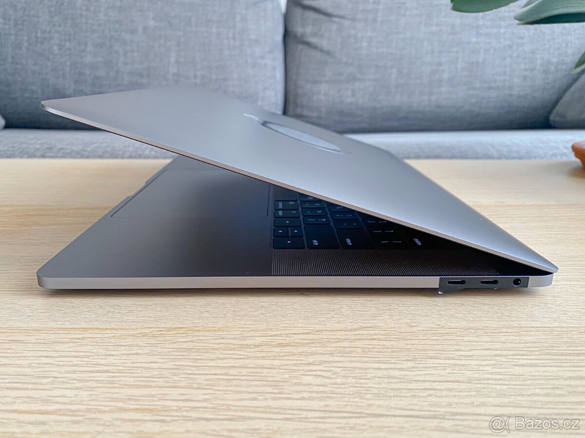 ZÁNOVNÍ STAV - Apple MacBook Pro 15", Core i7 + ZÁRUKA - 6