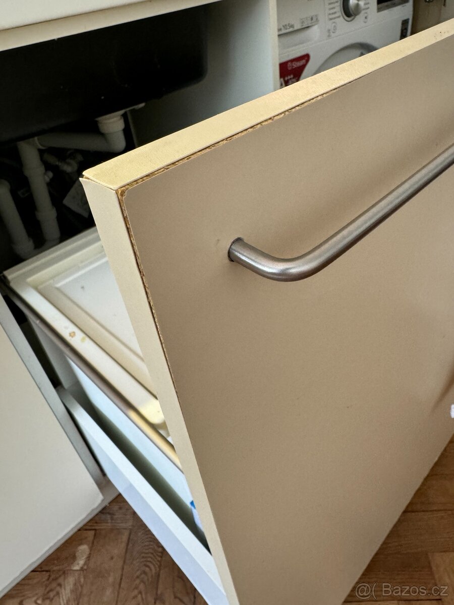 Kuchyňská linka (lamino, dýha) - 6