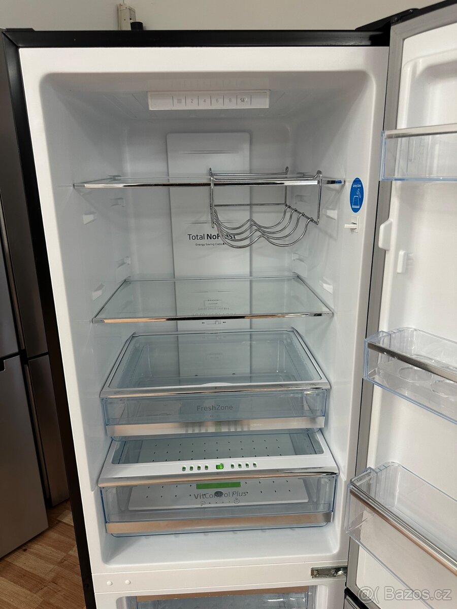 Lednice s mrazákem Amica (110) - 6