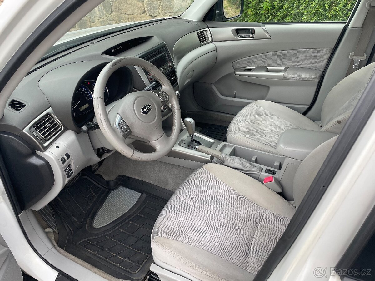 Subaru Forester benzin automat 2.0 - 6