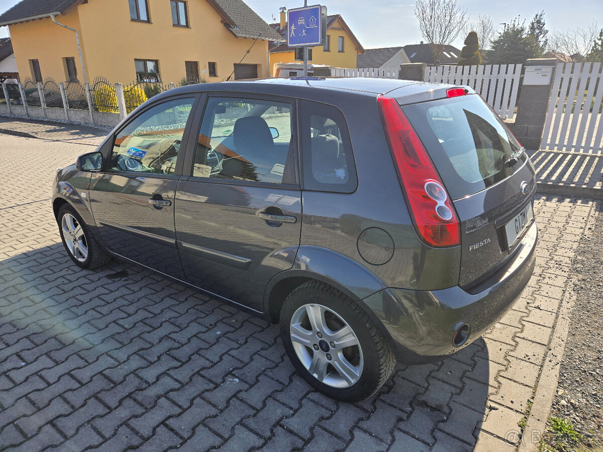 Ford Fiesta Connection, 1.6 16V Duratec, 116t najeto - 6