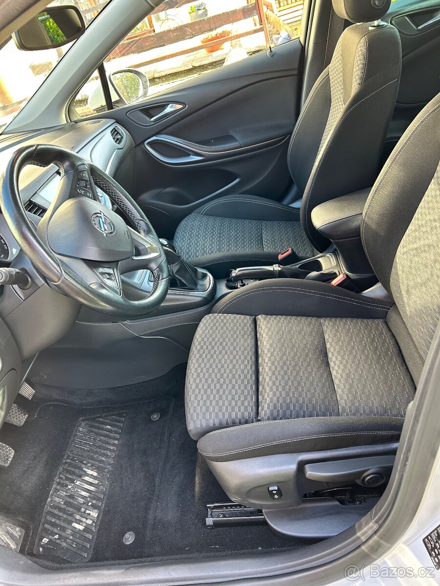 Opel Astra 1.6 CDTi - 6
