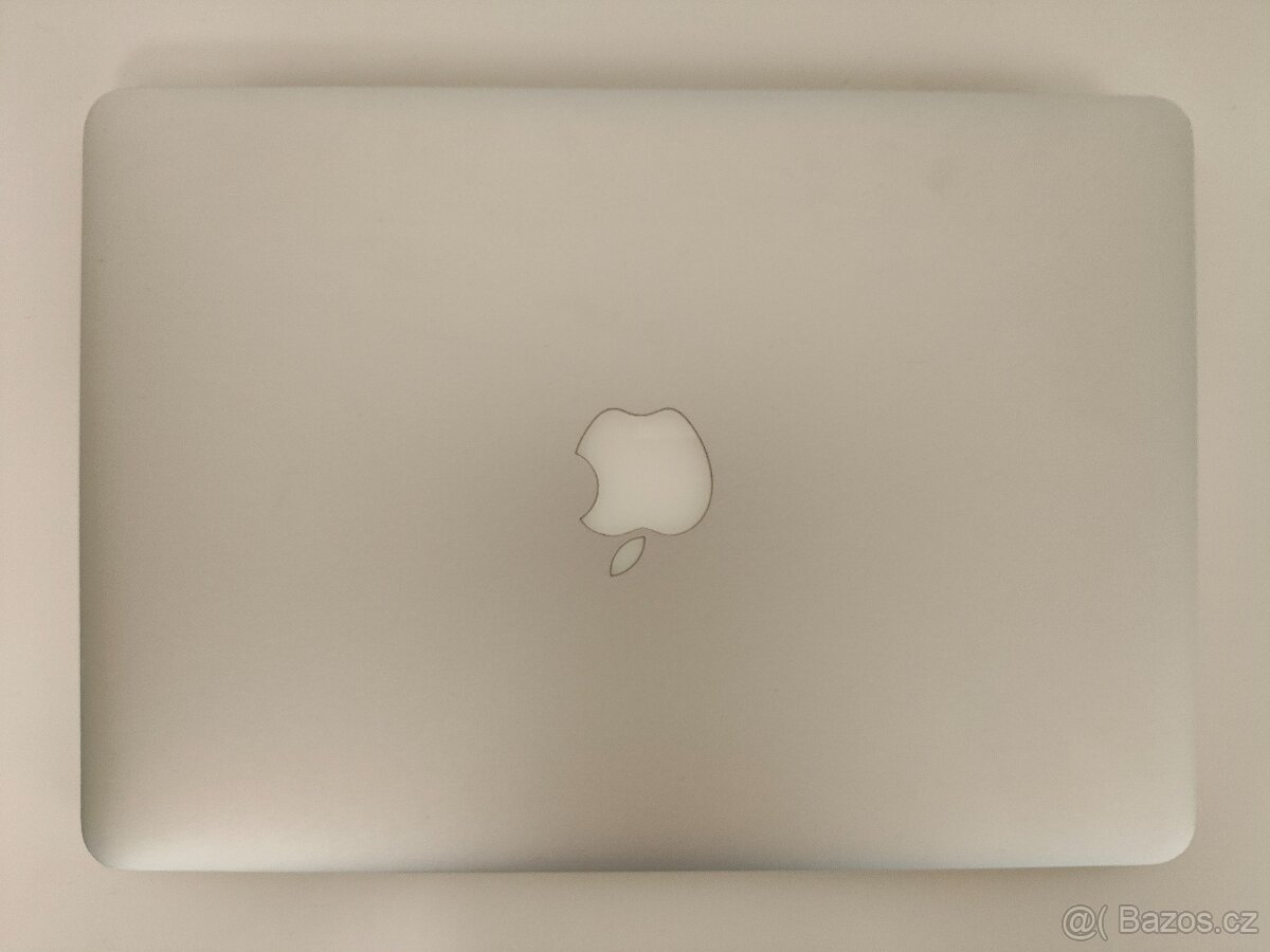 MacBook Pro 2015 13" | i5 • 8GB • 256GB SSD - 6