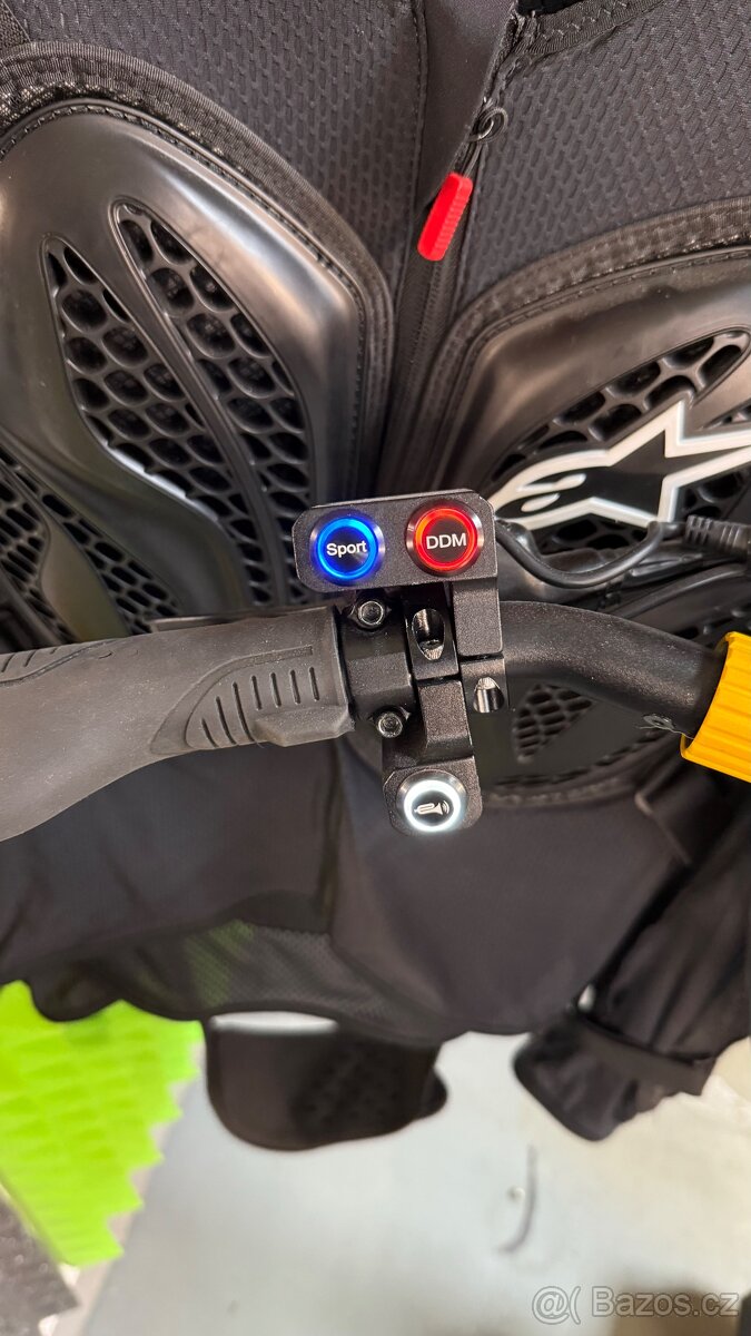 VSETT 10+ (1250Wh) – TOP STAV + OBŘÍ VÝBAVA 🔥 - 6