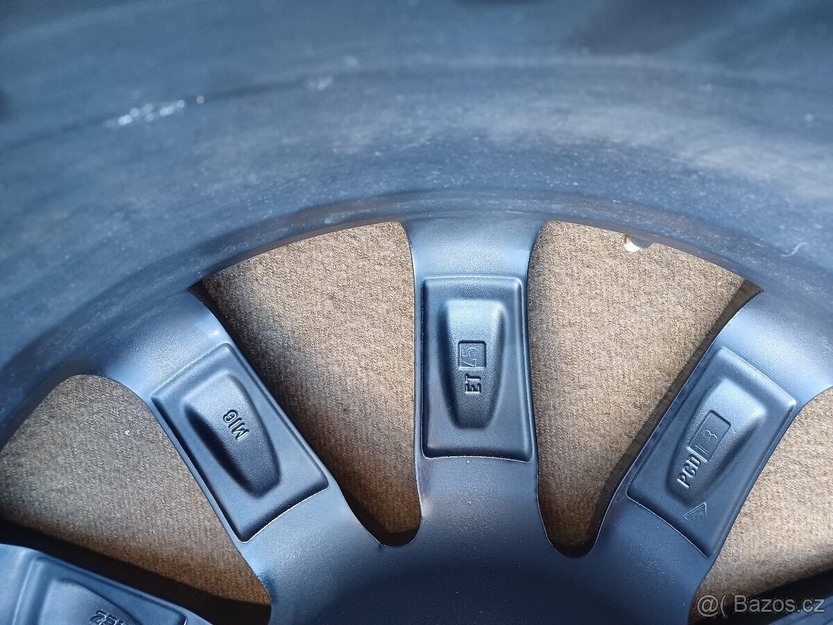 18" zimní alu Ford / Volvo + Goodyear 235/50R18 8mm - 6