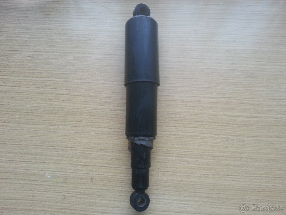 Plast a držák předního světla a zadní tlumič na Jawa 350 634 - 6