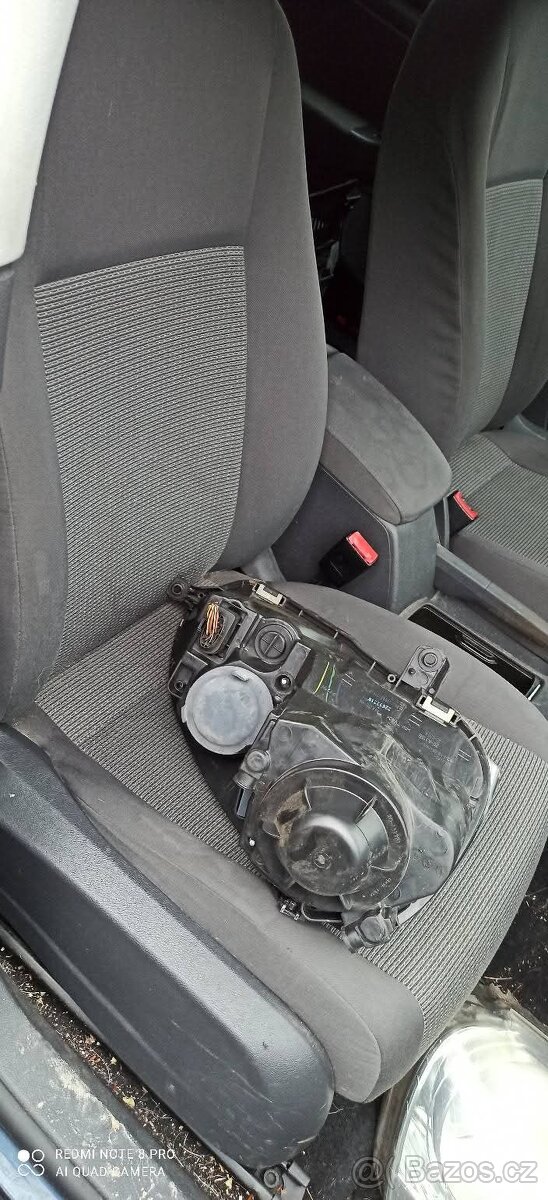 VW Golf Variant r.08 1.9 Náhradní díly - 6