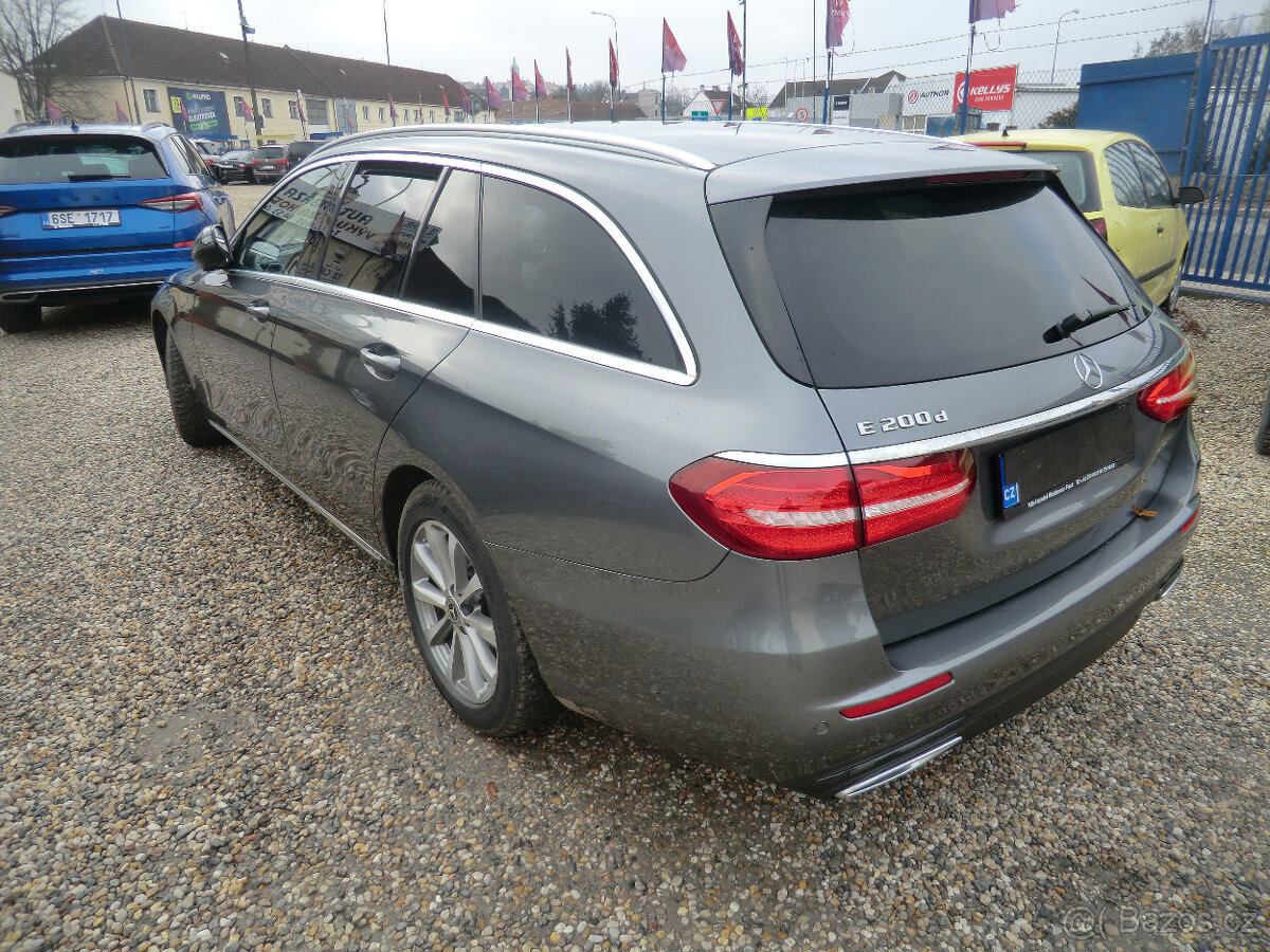 Mercedes-Benz Třídy E, E 220D 110kW ODPOČET DPH - 6
