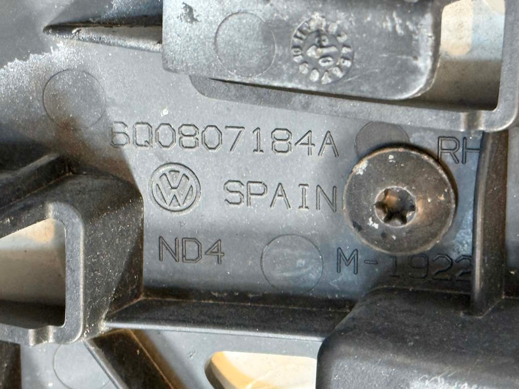 VW POLO - 6N - 2001-2004 - blatník PP - LF9E - 6