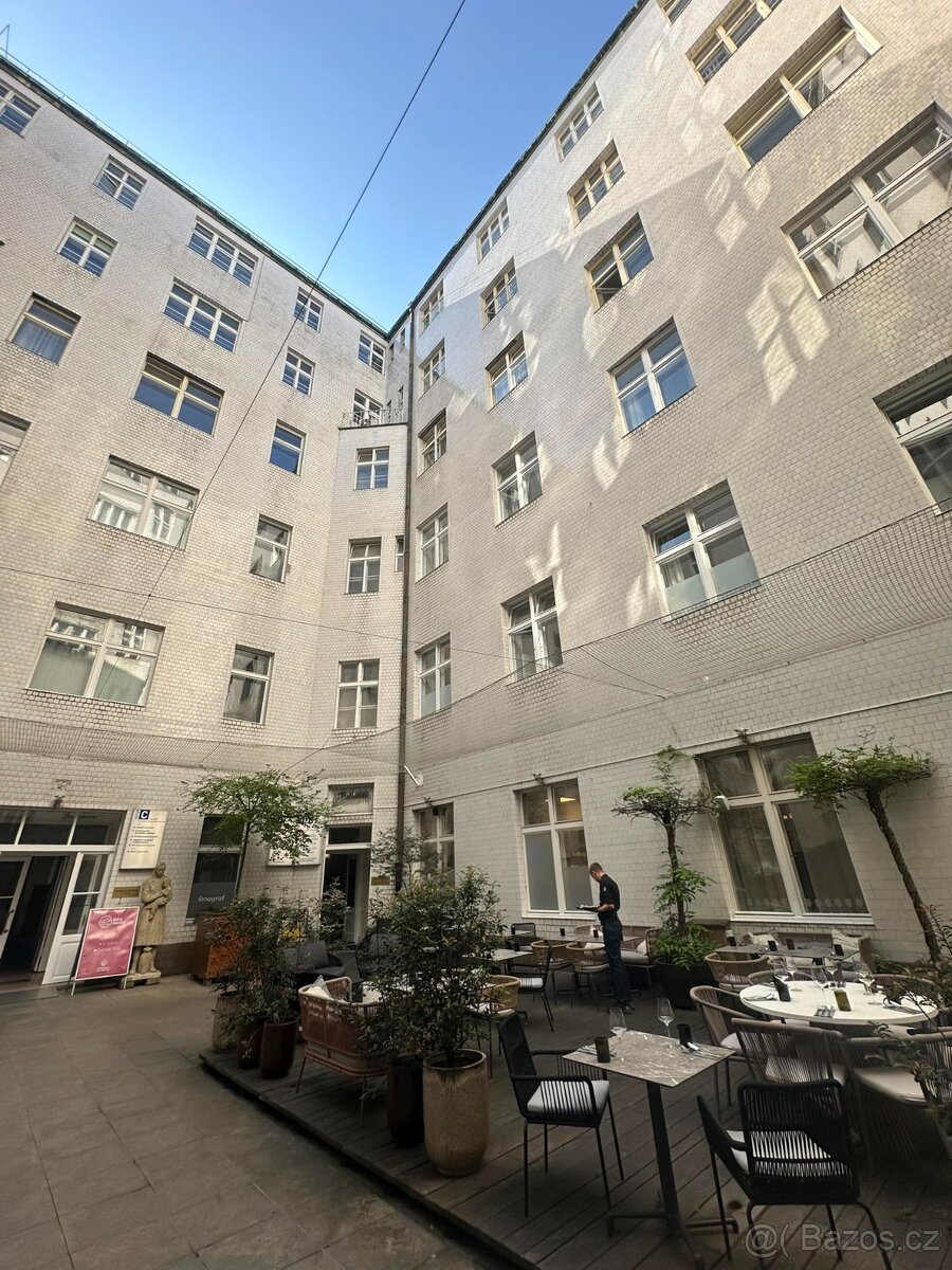 Bez provize pronájem kanceláře 45 m2 Praha 1 - 6