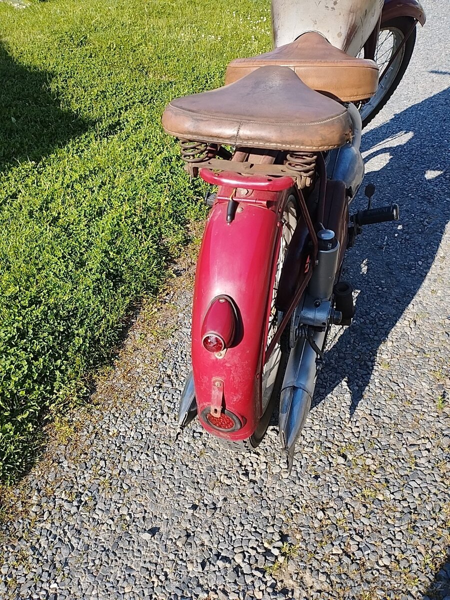 Jawa 250 pérák - 6